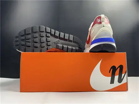 Nike Vaporwaffle sacai Sport Fuchsia Game Royal 