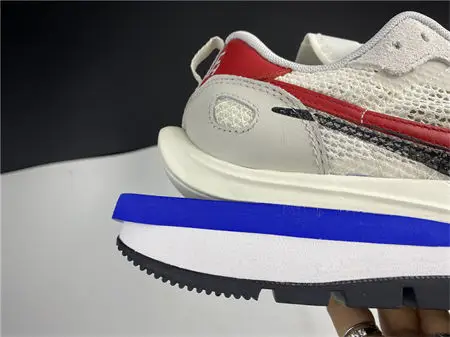 Nike Vaporwaffle sacai Sport Fuchsia Game Royal 