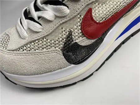 Nike Vaporwaffle sacai Sport Fuchsia Game Royal 