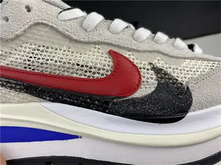 Nike Vaporwaffle sacai Sport Fuchsia Game Royal 