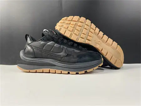 Nike Vaporwaffle sacai Black Gum 