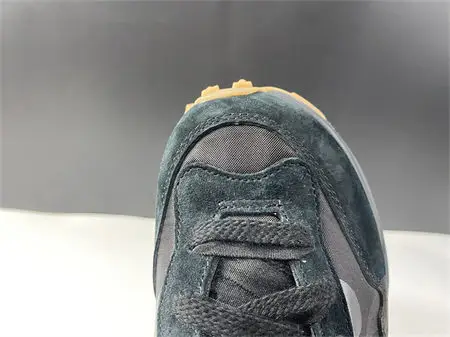 Nike Vaporwaffle sacai Black Gum 