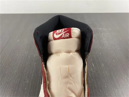 Jordan 1 Retro High OG Lost and Found 
