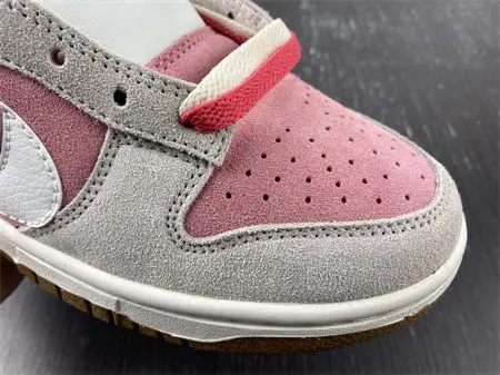 Nike Dunk Low SE 