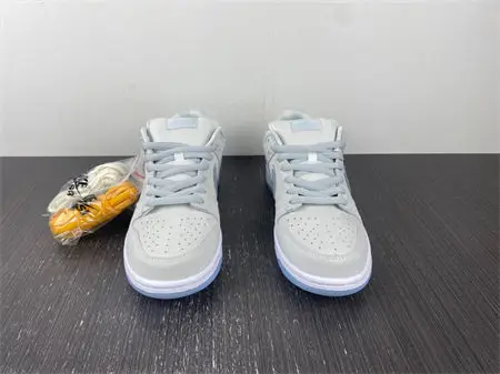 Nike SB Dunk Low White Lobster 