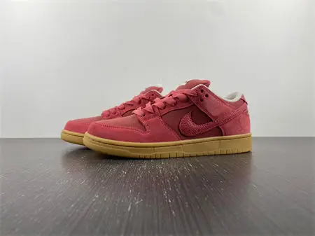 Nike SB Dunk Low Adobe 