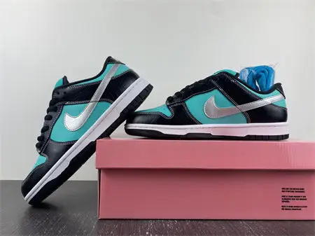 Nike SB Dunk Low Diamond Supply Co. Aqua Blue 