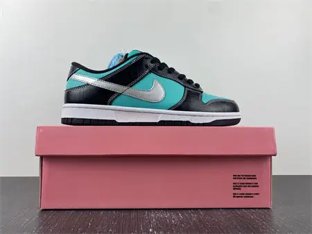 Nike SB Dunk Low Diamond Supply Co. Aqua Blue 