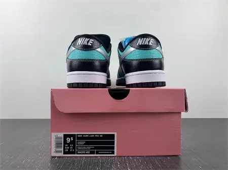 Nike SB Dunk Low Diamond Supply Co. Aqua Blue 