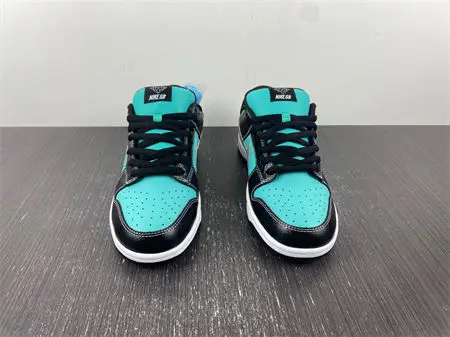 Nike SB Dunk Low Diamond Supply Co. Aqua Blue 