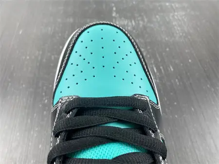 Nike SB Dunk Low Diamond Supply Co. Aqua Blue 