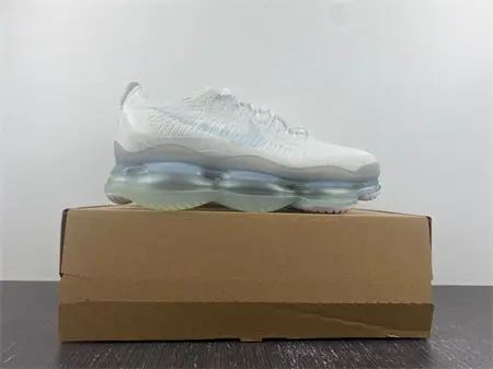 Nike Air Max Scorpion FK White Football 