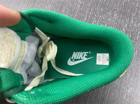 Nike Dunk Low Malachite University Gold 
