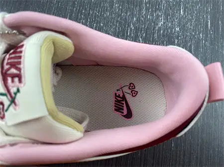 Nike Dunk Low Disrupt 2 Valentine's Day 