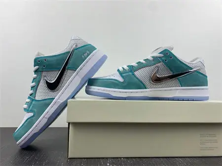 Nike SB Dunk Low April Skateboards 