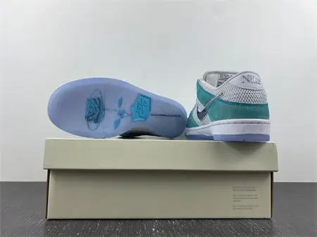 Nike SB Dunk Low April Skateboards 