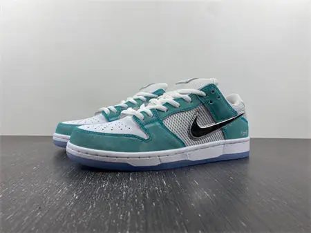 Nike SB Dunk Low April Skateboards 