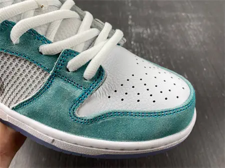 Nike SB Dunk Low April Skateboards 