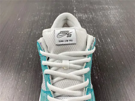 Nike SB Dunk Low April Skateboards 