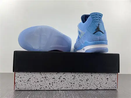 Jordan 4 Retro UNC AJ4 