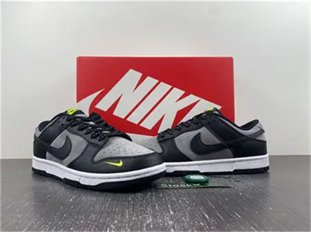 Nike Dunk Low 'Black Grey Green Strike' 