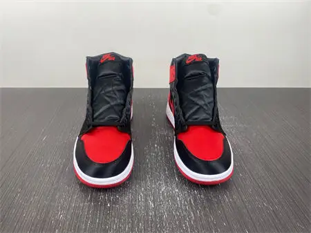 Jordan 1 Retro High OG Satin Bred 