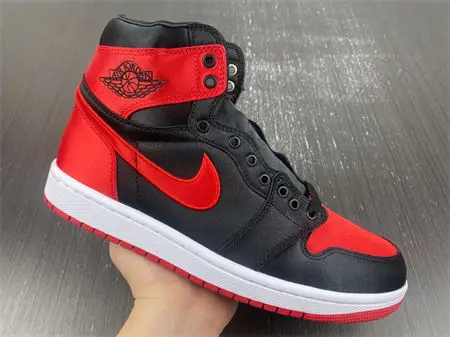 Jordan 1 Retro High OG Satin Bred 
