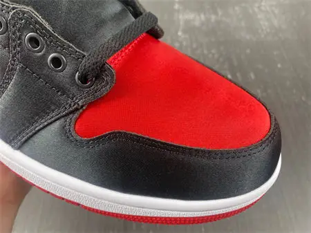 Jordan 1 Retro High OG Satin Bred 