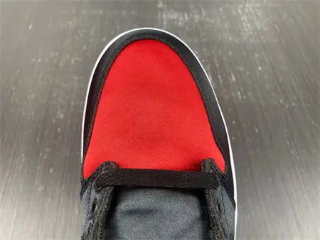 Jordan 1 Retro High OG Satin Bred 