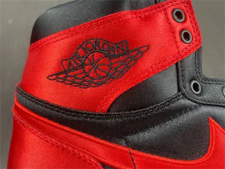 Jordan 1 Retro High OG Satin Bred 