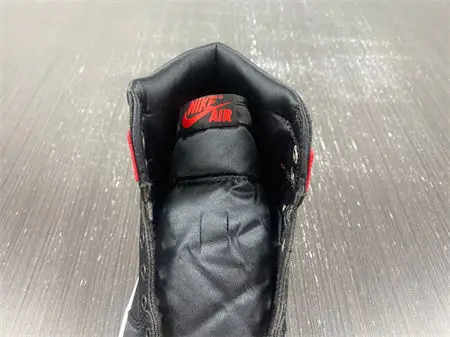 Jordan 1 Retro High OG Satin Bred 